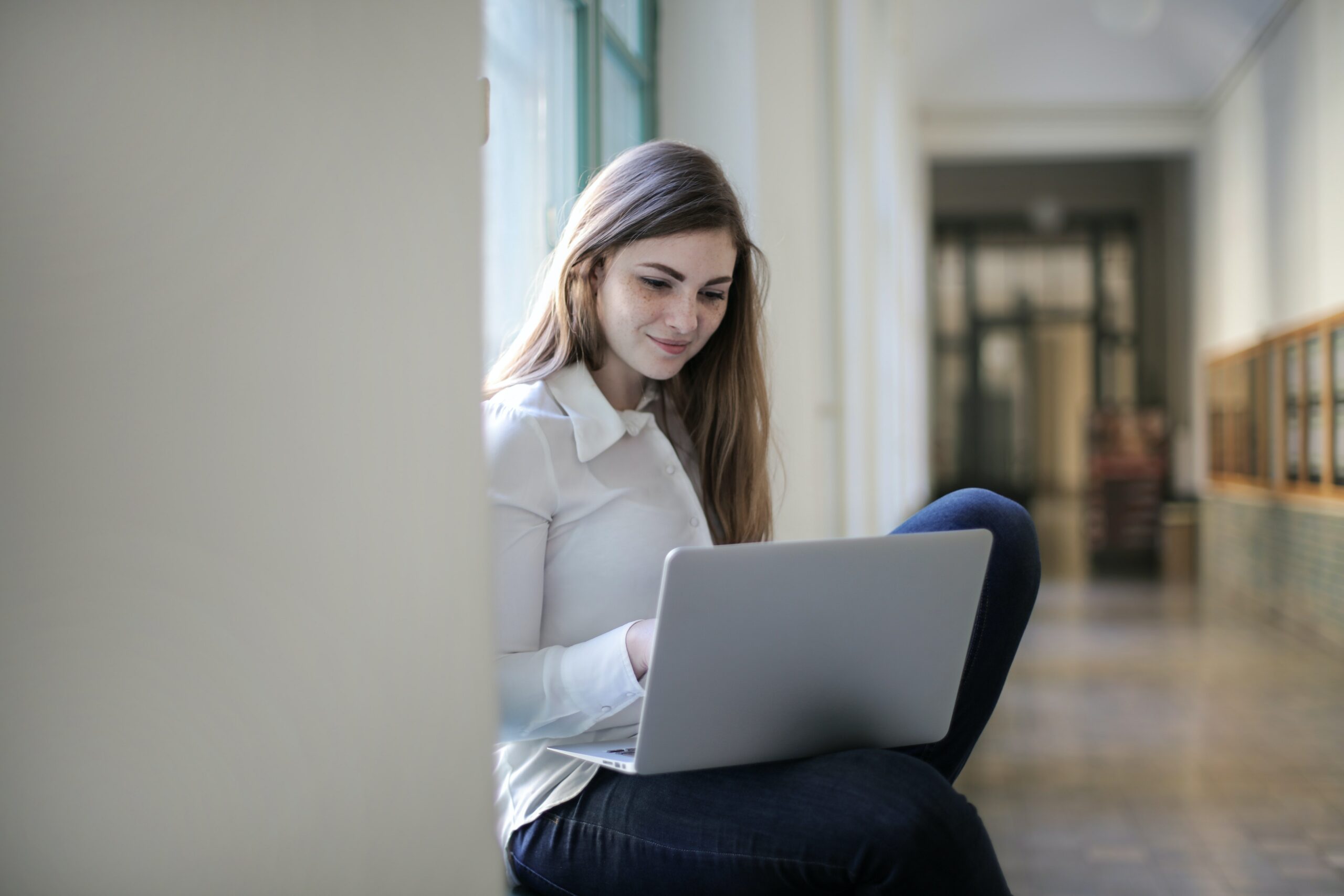 girl-and-laptop