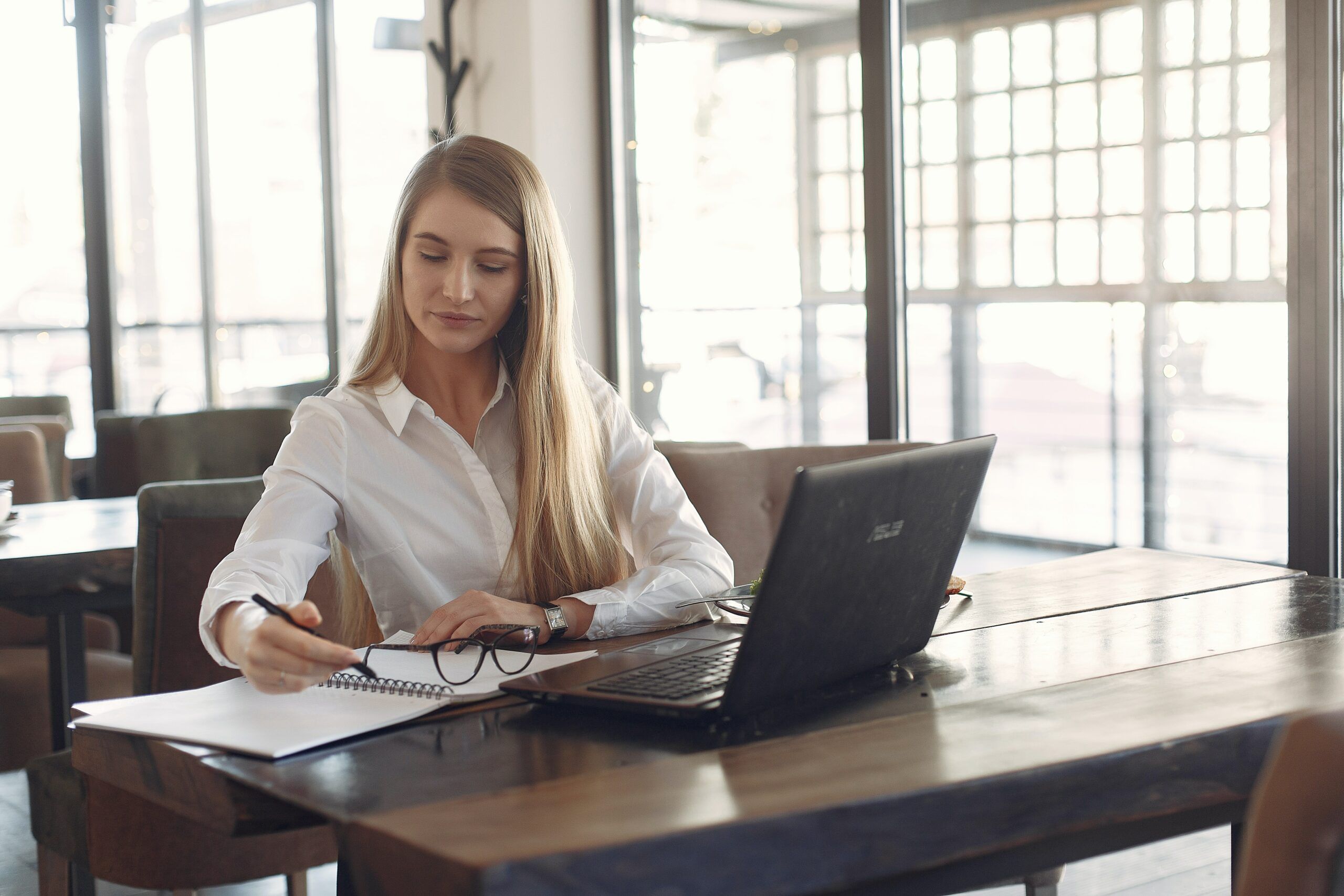 girl-writing